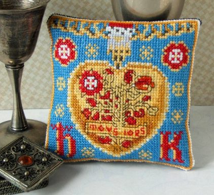 Henry VIII Pendant Henry VIII Pendant cross stitch kit for a pincushion